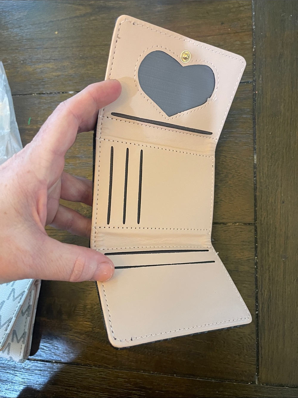 2 wallets Monogram Wallets with Gold M Logo - Black and White - Picture 5 of 5
